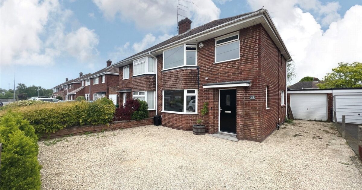 HOUSE Eastern Avenue, Old Walcot, Swindon, Wiltshire