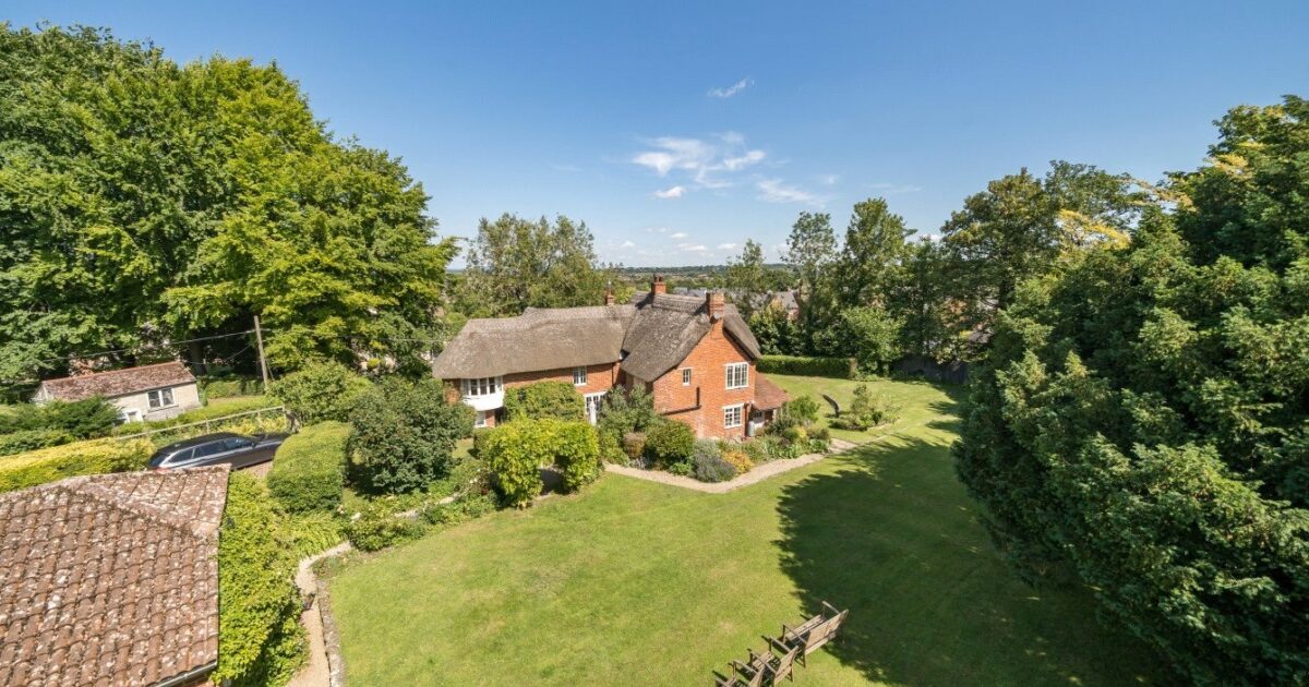 HOUSE The Knole, Greens Lane, Wroughton