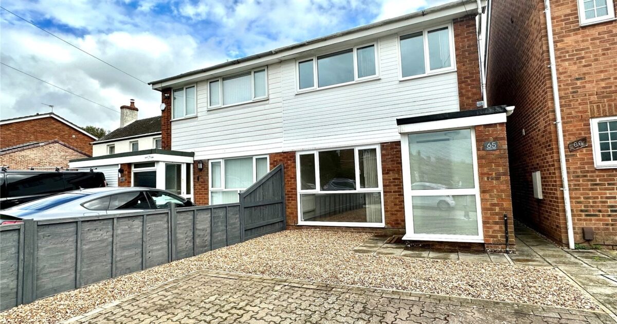 HOUSE 65 Moredon Park, Moredon, Swindon