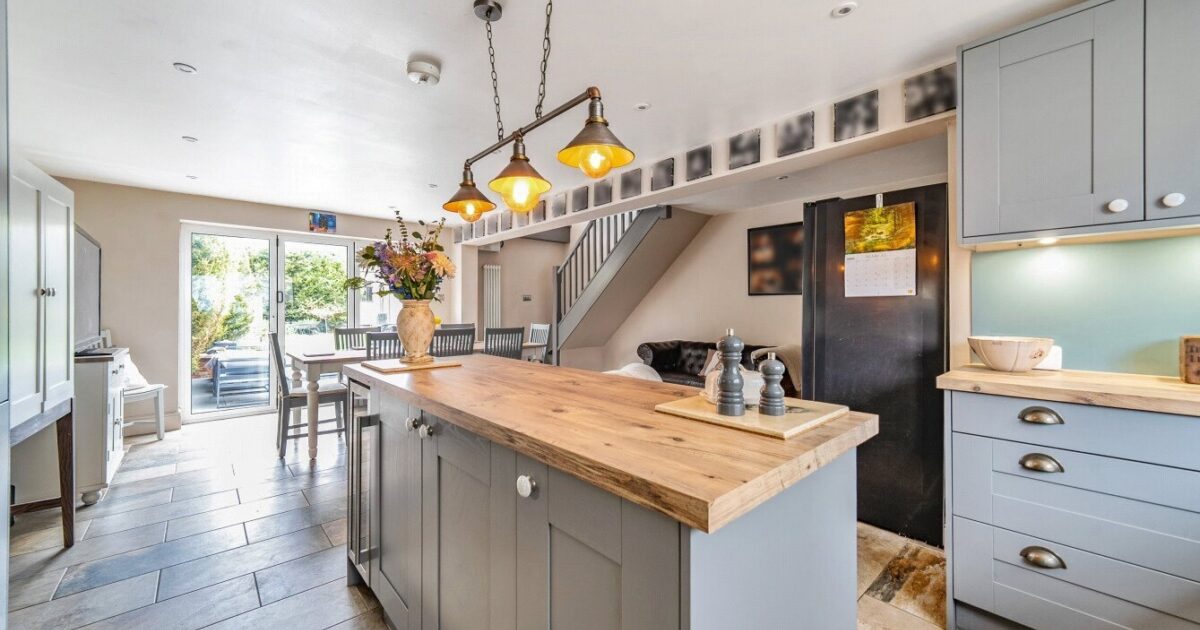 HOUSE – Wharf Road, Wroughton, Swindon