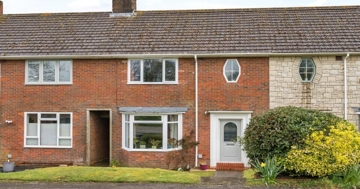 HOUSE Aisne Road, Ridgeway View, Chiseldon